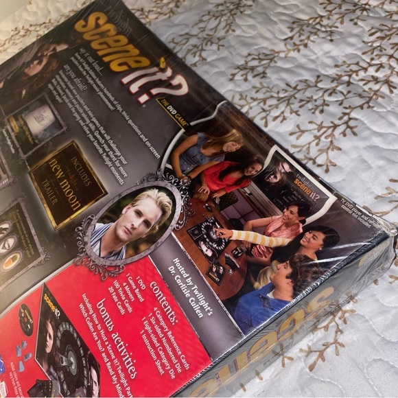 Brand new sealed in box Twilight scene it? The DVD Board Game - Picture 9 of 9